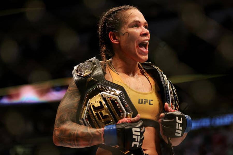 Amanda Nunes Yelling Wallpaper