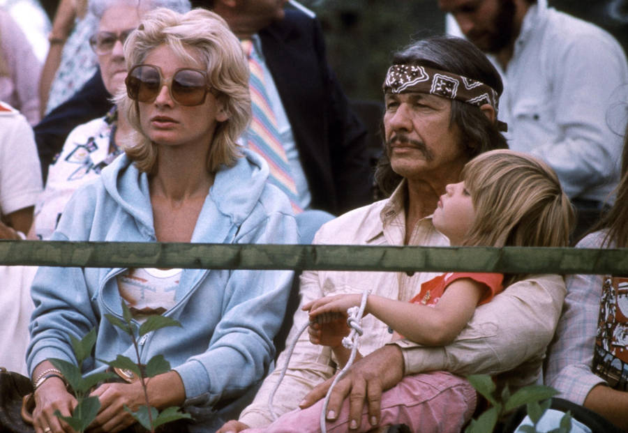 American Actor Charles Bronson With Jill Ireland In 1970 Wallpaper