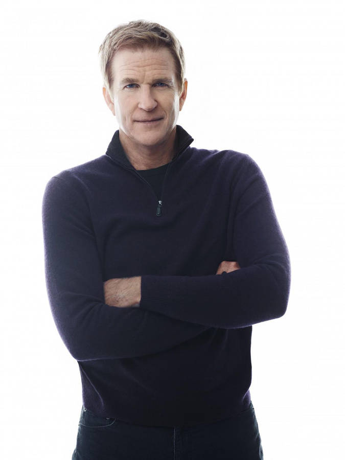 American Actor Matthew Modine Medium Angle Shot Wallpaper