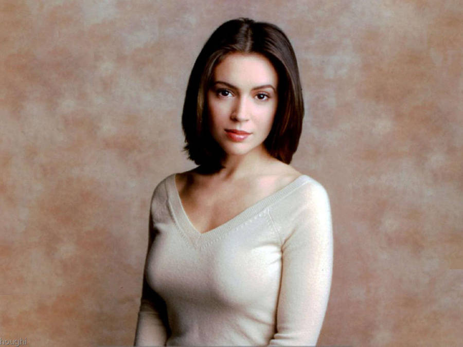 American Actress Alyssa Milano Portrait Wallpaper