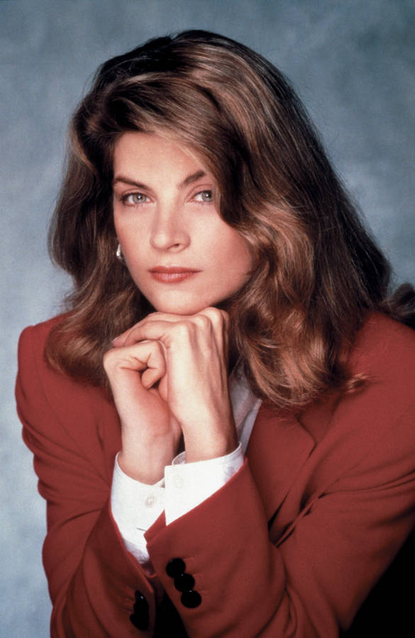 American Actress Kirstie Alley Headshot Wallpaper