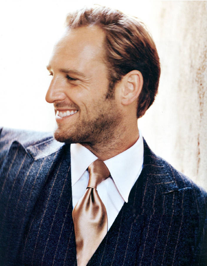 American Celebrity Josh Lucas In A Side-angle Shot Wallpaper