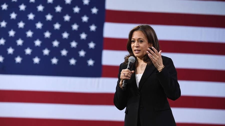 American Politician Kamala Harris Wallpaper