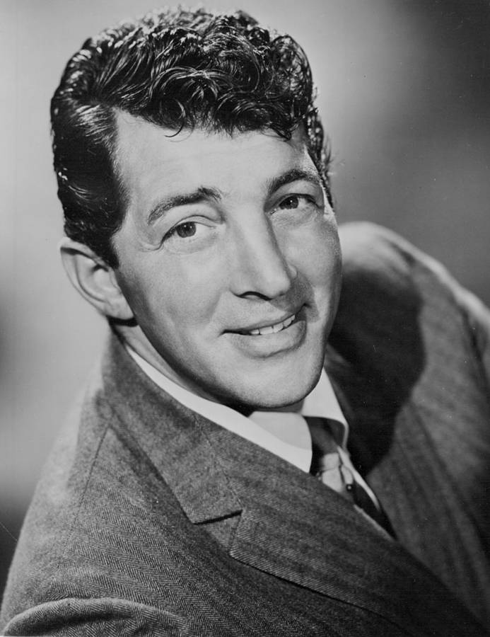 American Singer And Actor Dean Martin 1957 Portrait Wallpaper