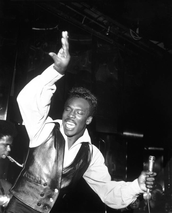 American Soul Singer Wilson Pickett Performing Onstage In 1965 Wallpaper