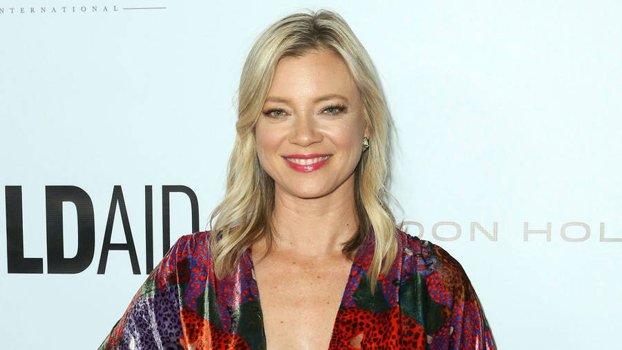 Amy Smart Colorful Robe Wallpaper