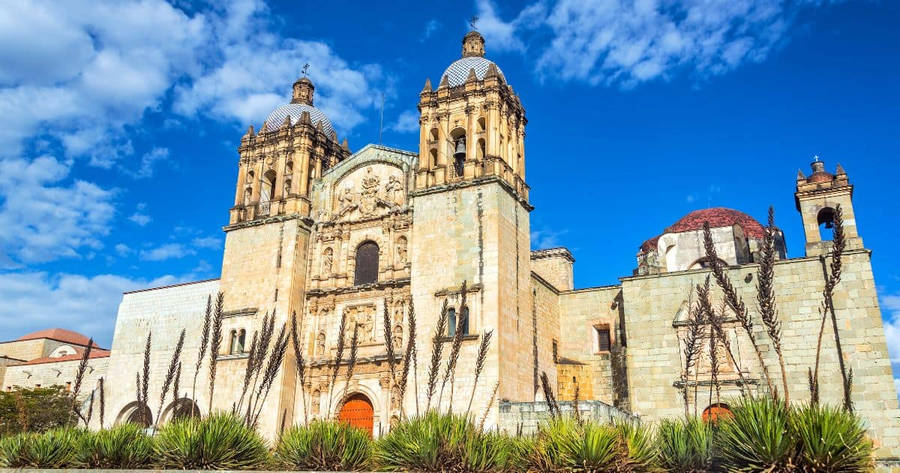 An Aesthetic Photo Of A Cathedral In Oaxaca Wallpaper