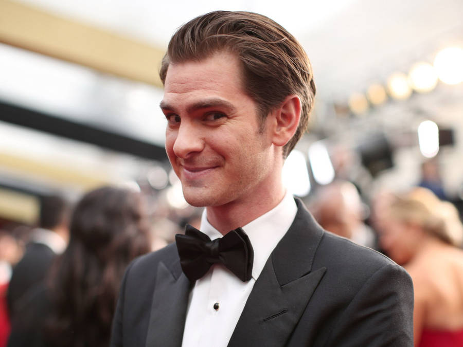 Andrew Garfield In Chic Formal Attire Wallpaper