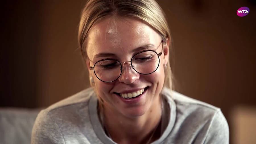 Anett Kontaveit - Elegant In Glasses Wallpaper