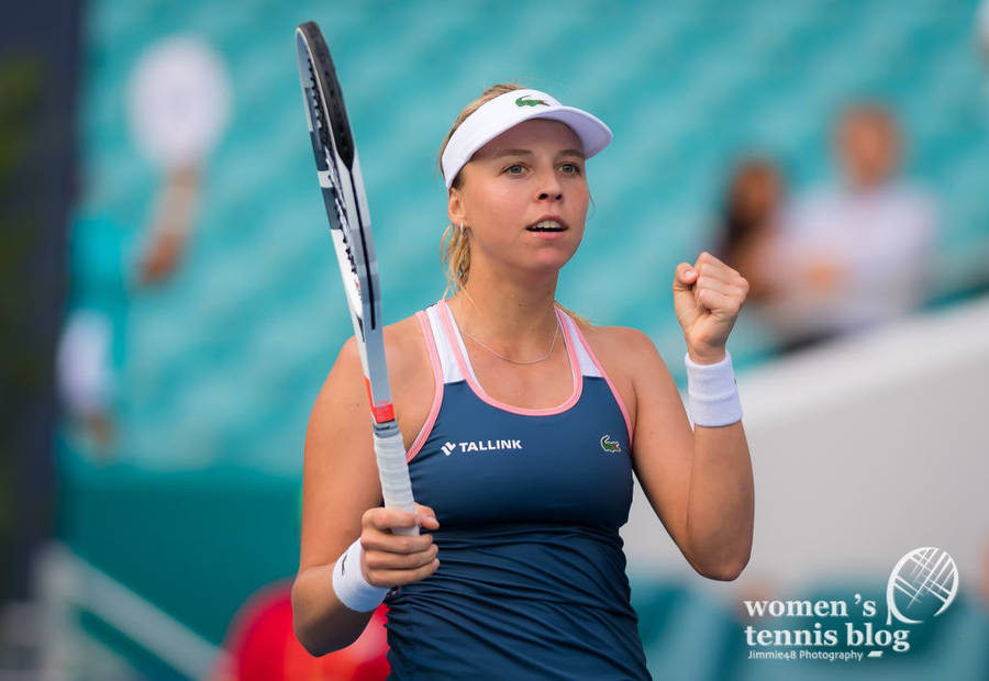 Anett Kontaveit Raised Fist Clenched Wallpaper