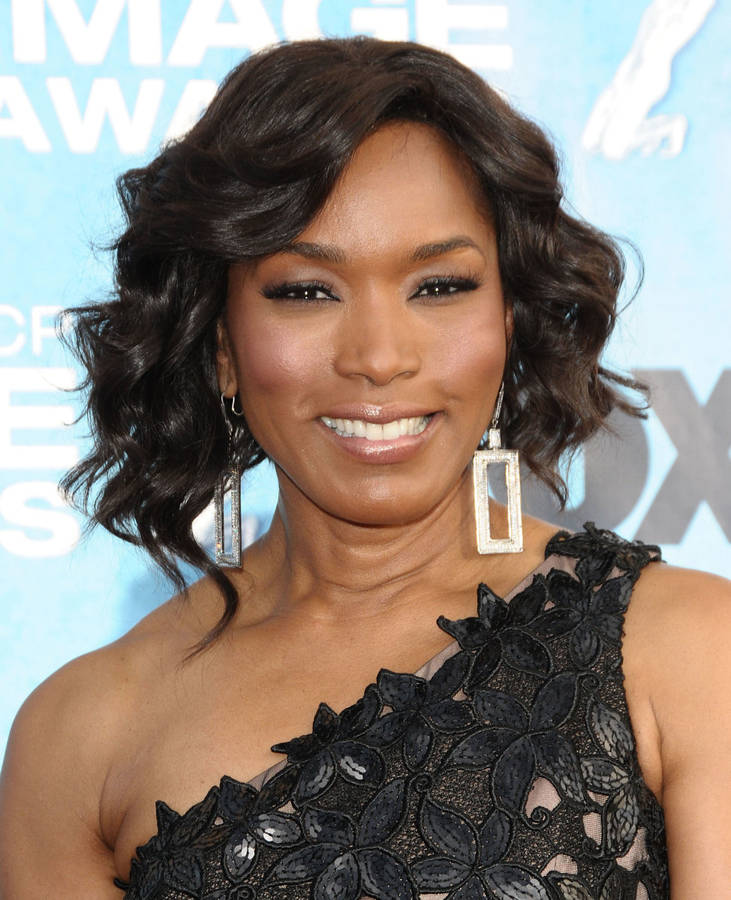 Angela Bassett Portrait Photography Wallpaper