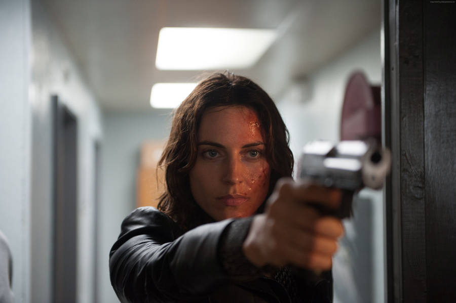 Antje Traue In A Bloody Battle Wallpaper