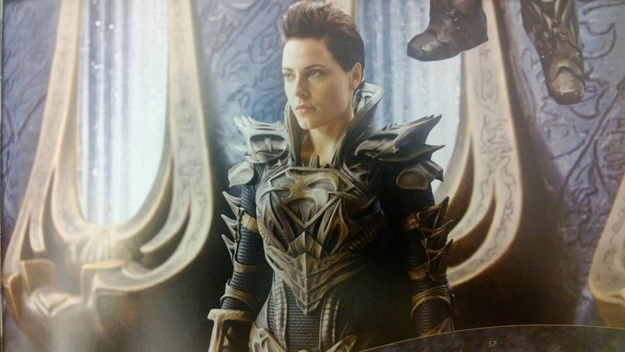 Antje Traue In Man Of Steel Wallpaper