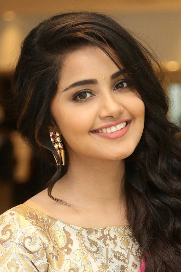 Anupama Parameswara Portrait Wallpaper