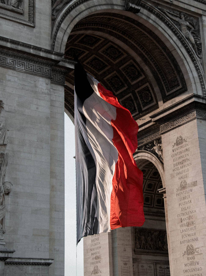 Arc De Triomphe Flag Wallpaper