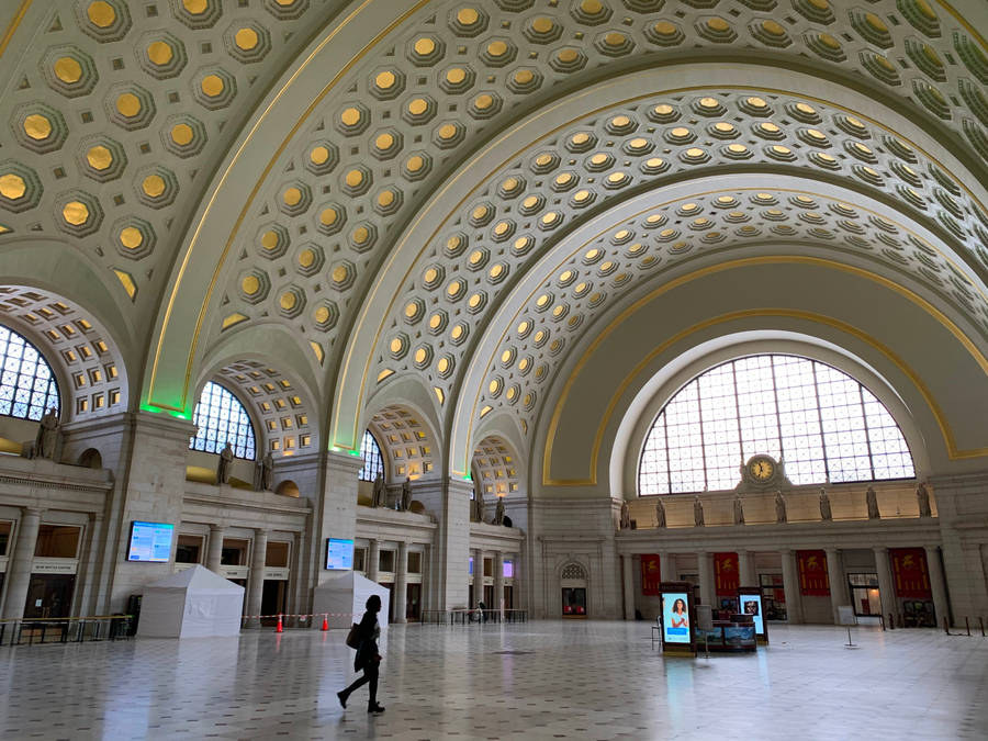 Arched Ceiling Of Union Station Wallpaper