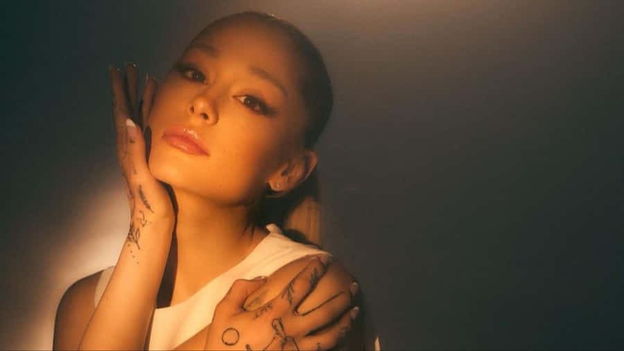 Ariana Grande Soft Glow Portrait Wallpaper