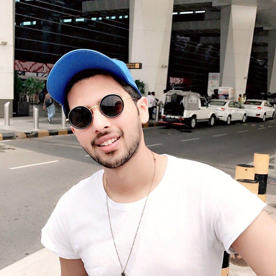 Armaan Malik Cool Selfie Wallpaper