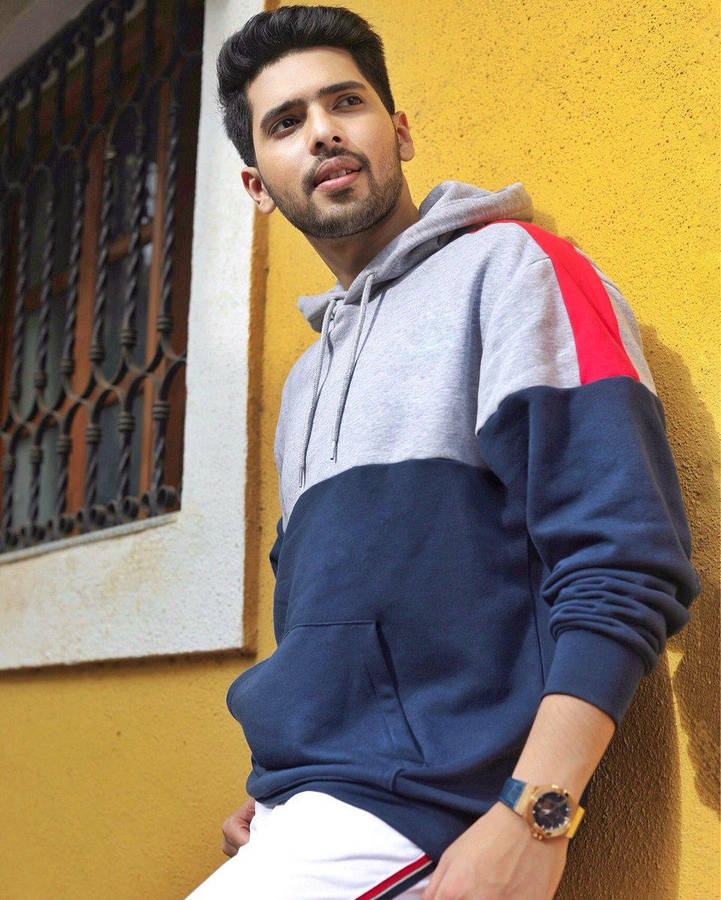 Armaan Malik In Chic Oversized Hoodie Wallpaper