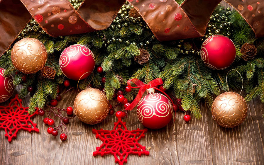 Artistic Designed Christmas Balls Wallpaper