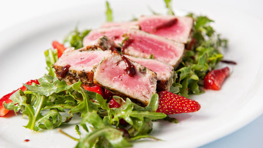 Arugula And Berries With Steak Wallpaper