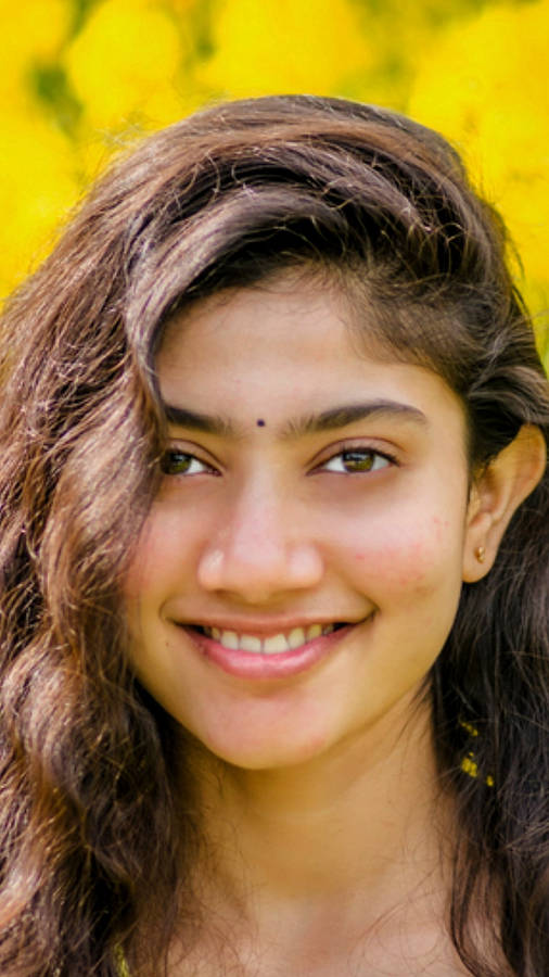 Astonishing Sai Pallavi Flaunting A Mesmerizing Look Wallpaper