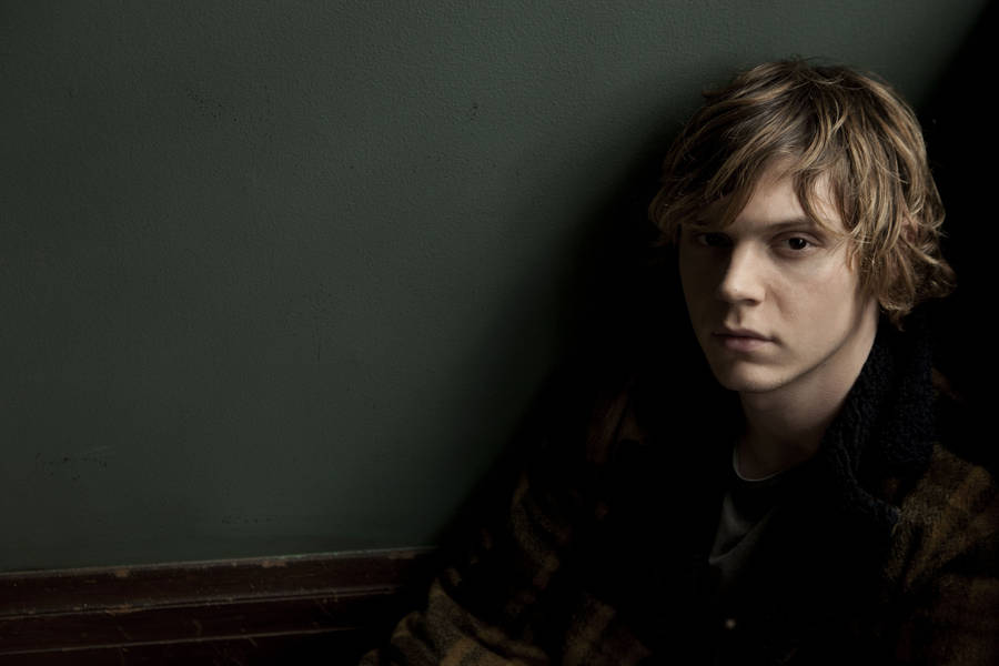 Attractive Tate Langdon Wallpaper