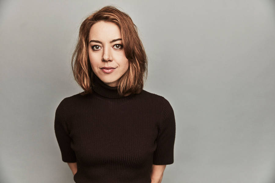 Aubrey Plaza Brunette Hair Wallpaper