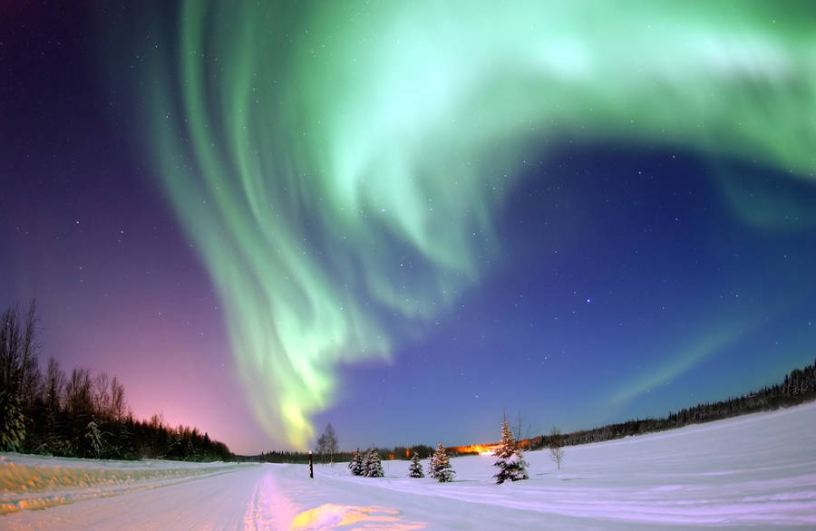 Aurora Borealis In Low Temperature Wallpaper