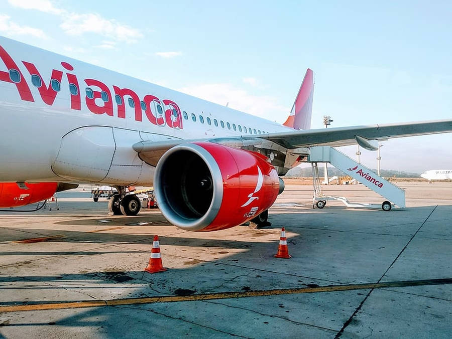 Avianca Airline Boeing 787-8 Engine Wallpaper