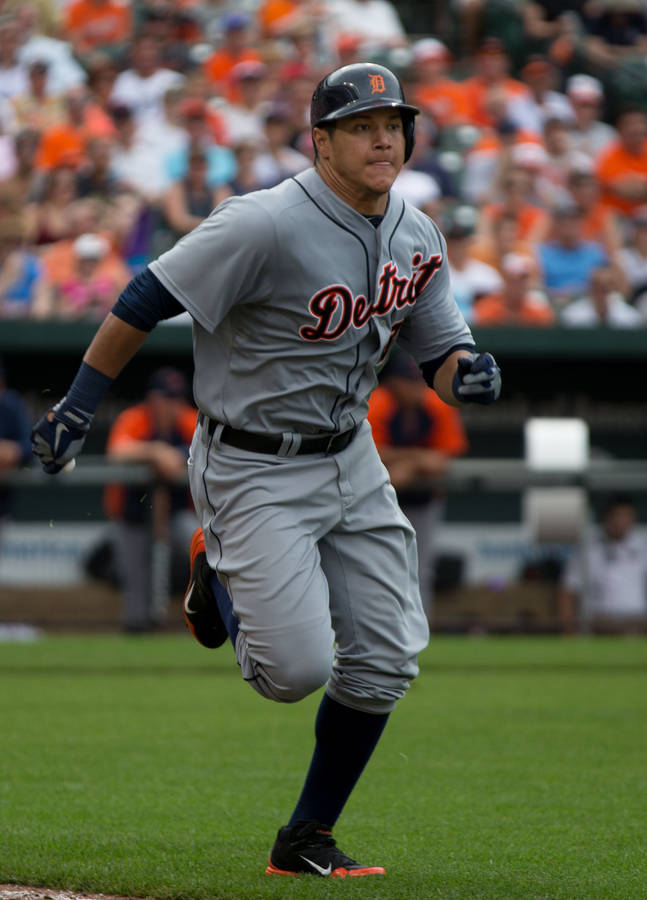 Avisail Garcia Running For Detroit Wallpaper