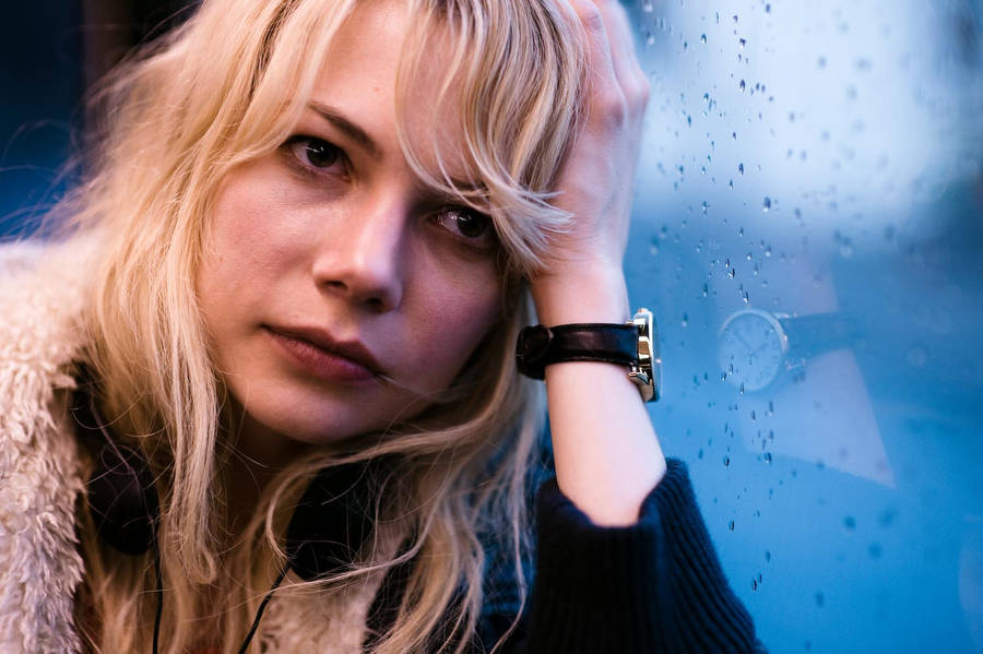 Award-winning Actress Michelle Williams In Blue Valentine Wallpaper