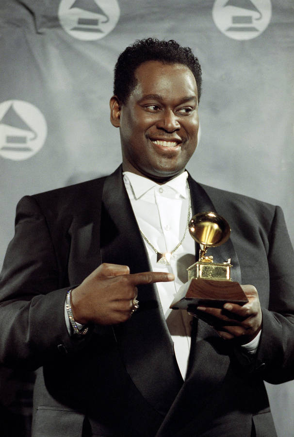 Award Winning Artist Luther Vandross Wallpaper