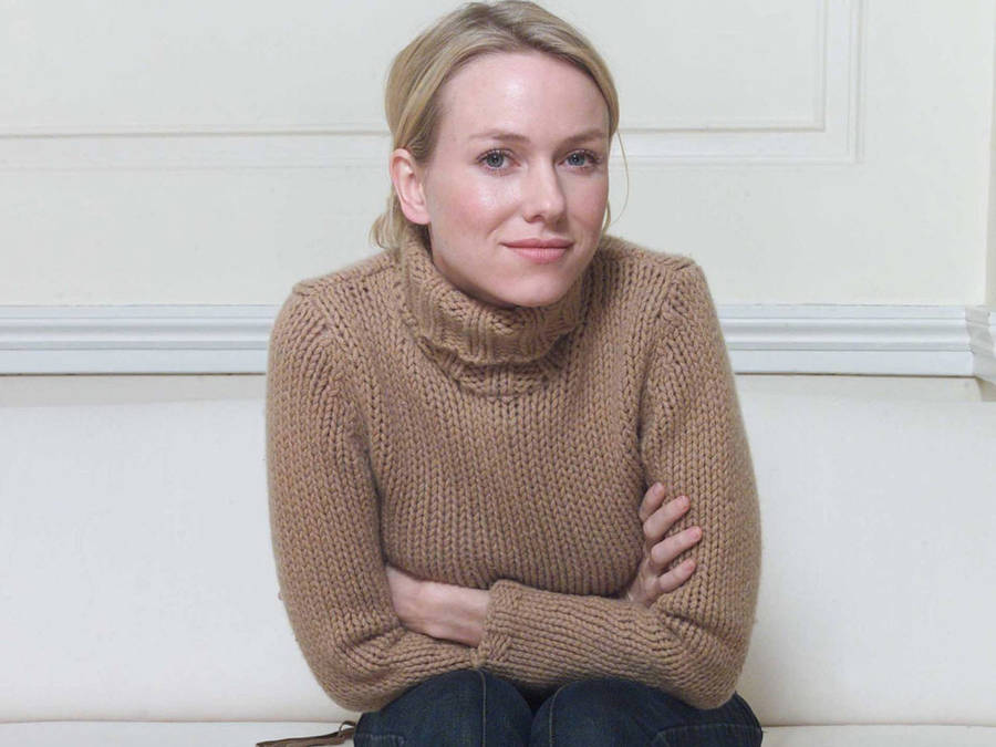 Award-winning British Actress Naomi Watts In Casual Attire Wallpaper