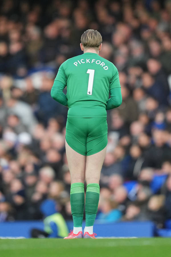 Back Of Jordan Pickford In Green Wallpaper