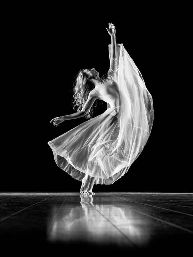 Ballerina Black And White Dress Photography Wallpaper