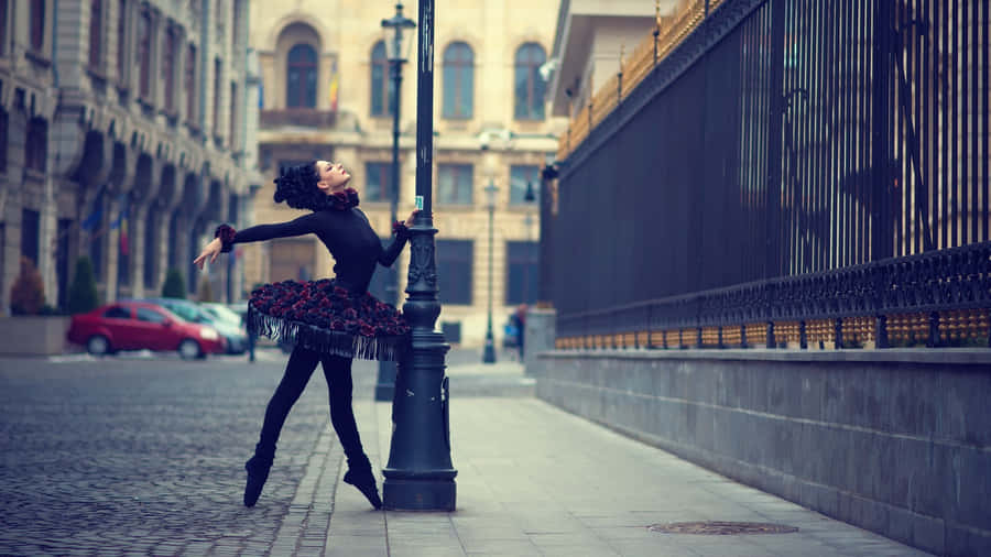 Ballerina Dancer City Pose Photography Wallpaper