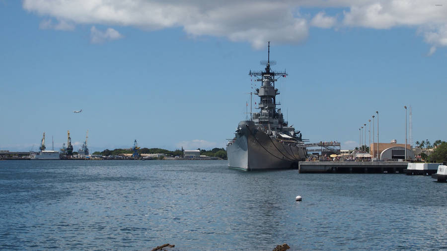 Battleship Missouri Memorial On Pearl Harbor Wallpaper