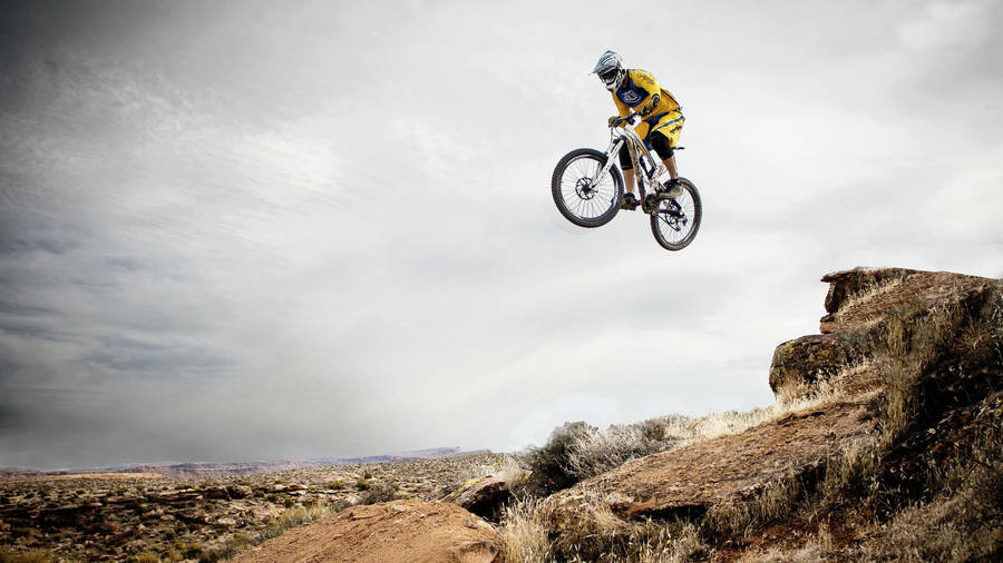 Beach Mtb Extreme Stunt Wallpaper