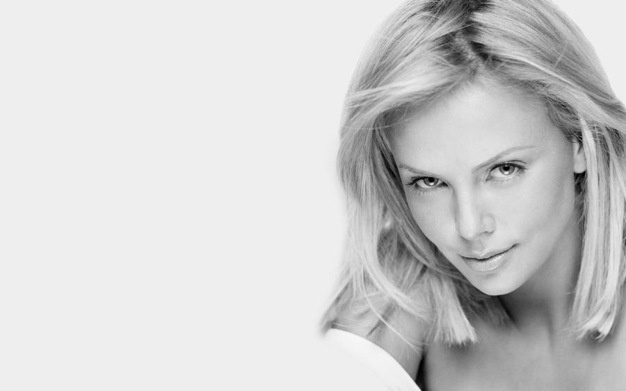 Beautiful Charlize Theron Grayscale Wallpaper