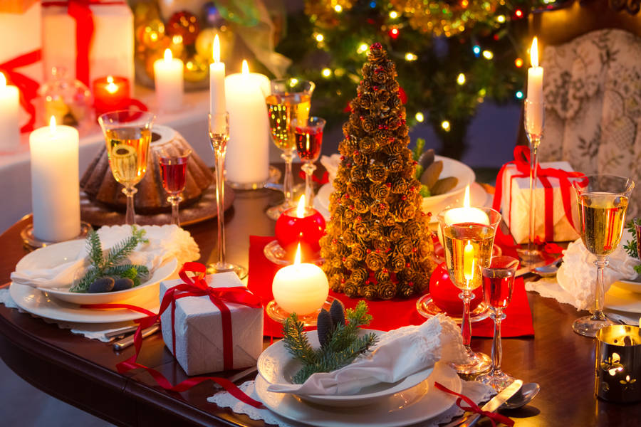 Beautiful Christmas Holiday Feast Wallpaper