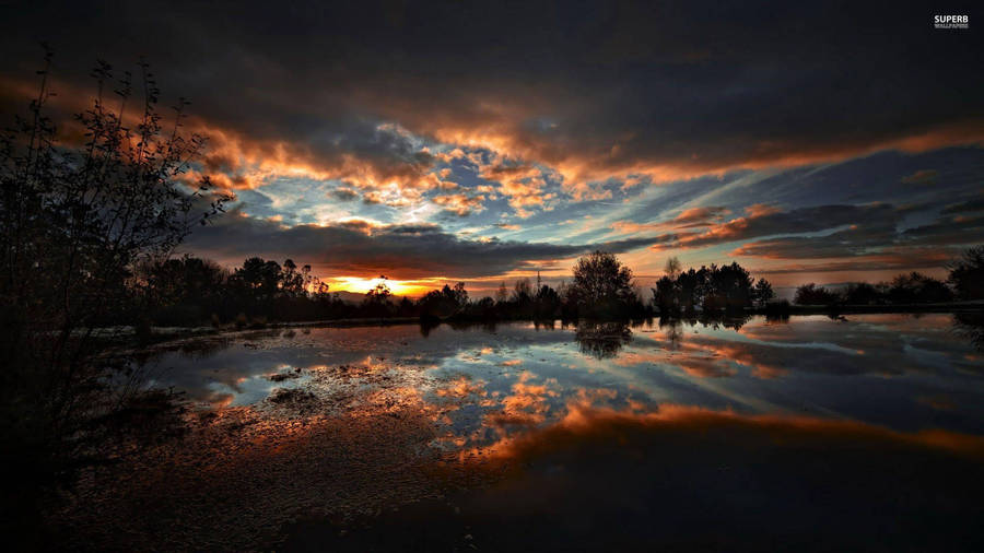 Beautiful Lake Sunset Desktop Wallpaper