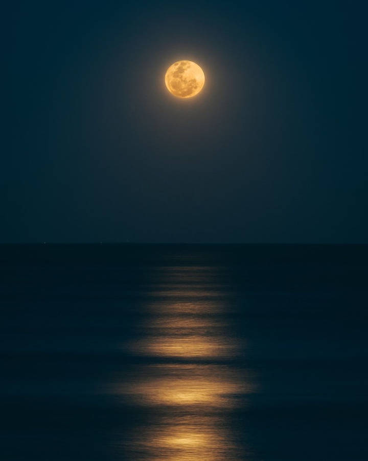 Beautiful Moon Above The Calm Sea Wallpaper