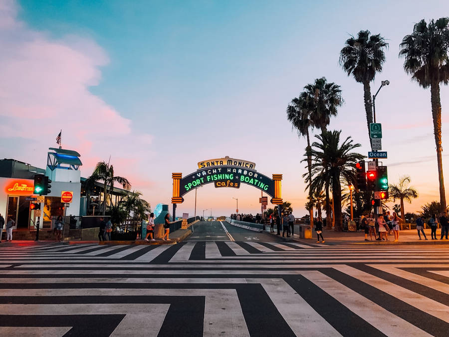 Beautiful Santa Monica Pier Sign Wallpaper