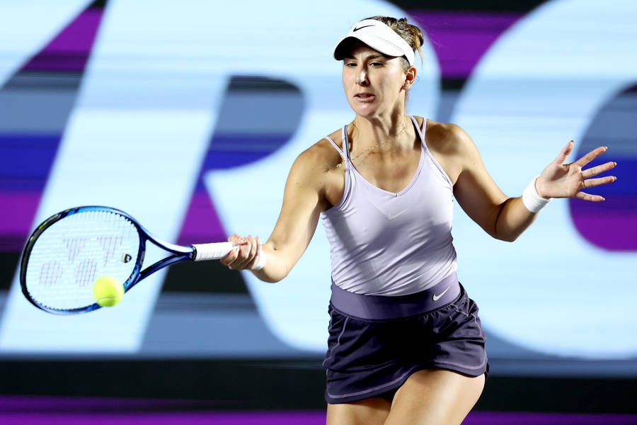 Belinda Bencic Wearing Purple Outfit Wallpaper