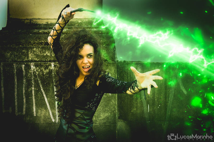 Bellatrix Lestrange Casting A Spell Wallpaper