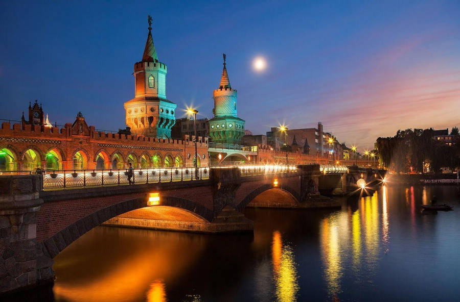 Berlin Oberbaum Bridge At Night Wallpaper