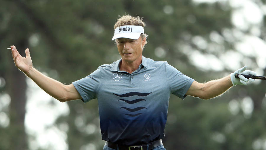 Bernhard Langer Arms Wide Open Wallpaper