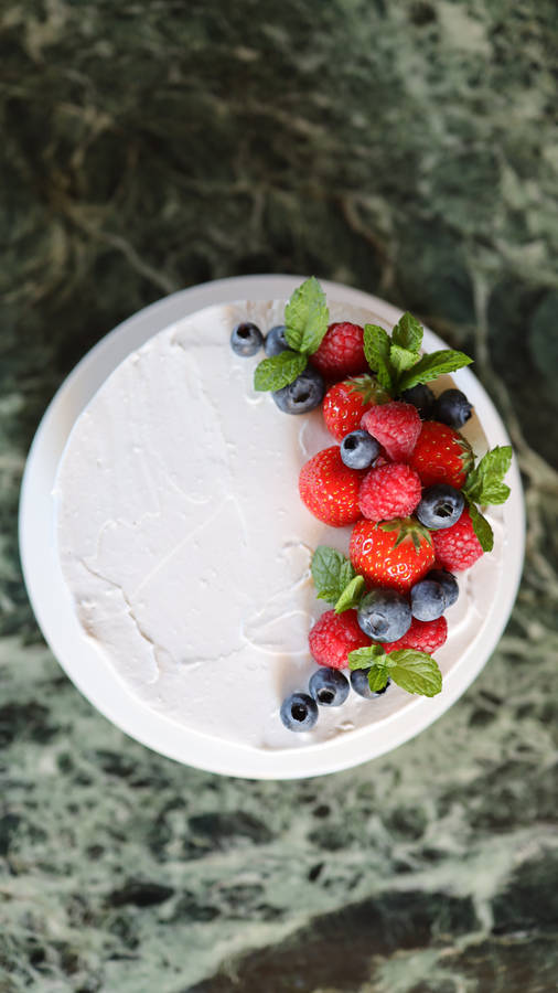 Berries And Creme Cake Wallpaper