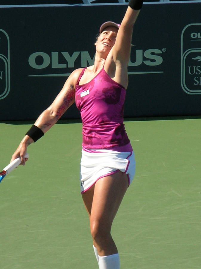 Bethanie Mattek-sands Tossing Ball Wallpaper